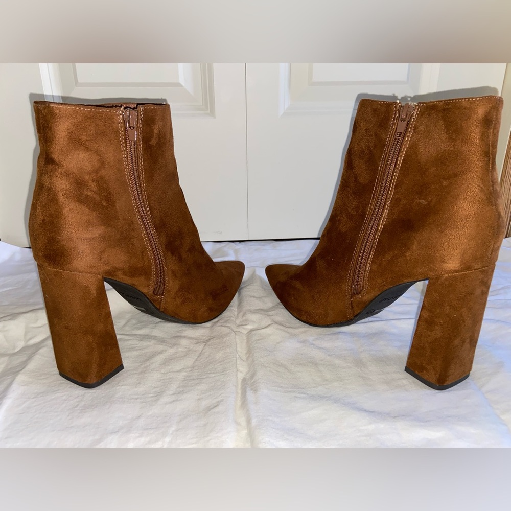 Women’s Boots, Size 10 - Picture 8 of 10